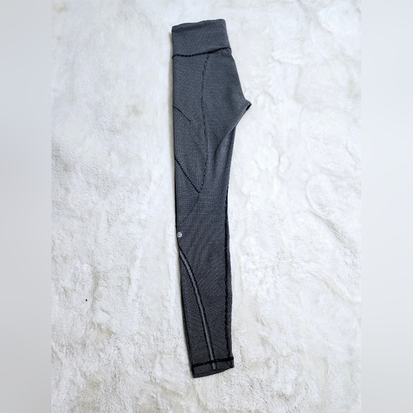 Lululemon Cadence Crusher Tight Wome size 6 Reflective Running Zip Pockets - Picture 12 of 14